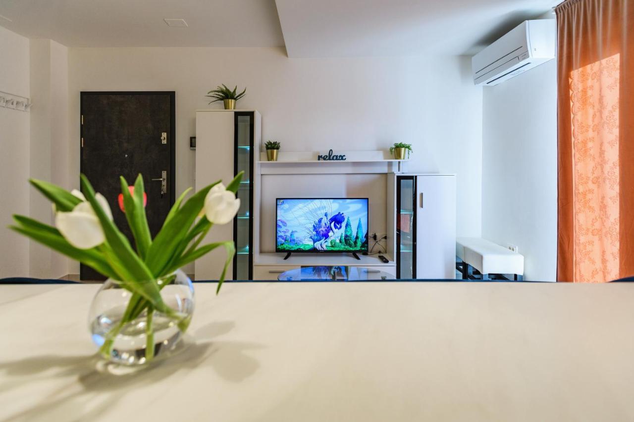 Holiday Apartment Zadar - With Summer Balcony And Parking Exterior photo