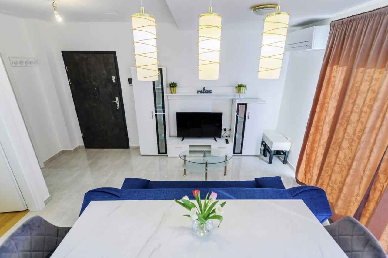 Holiday Apartment Zadar - With Summer Balcony And Parking Exterior photo