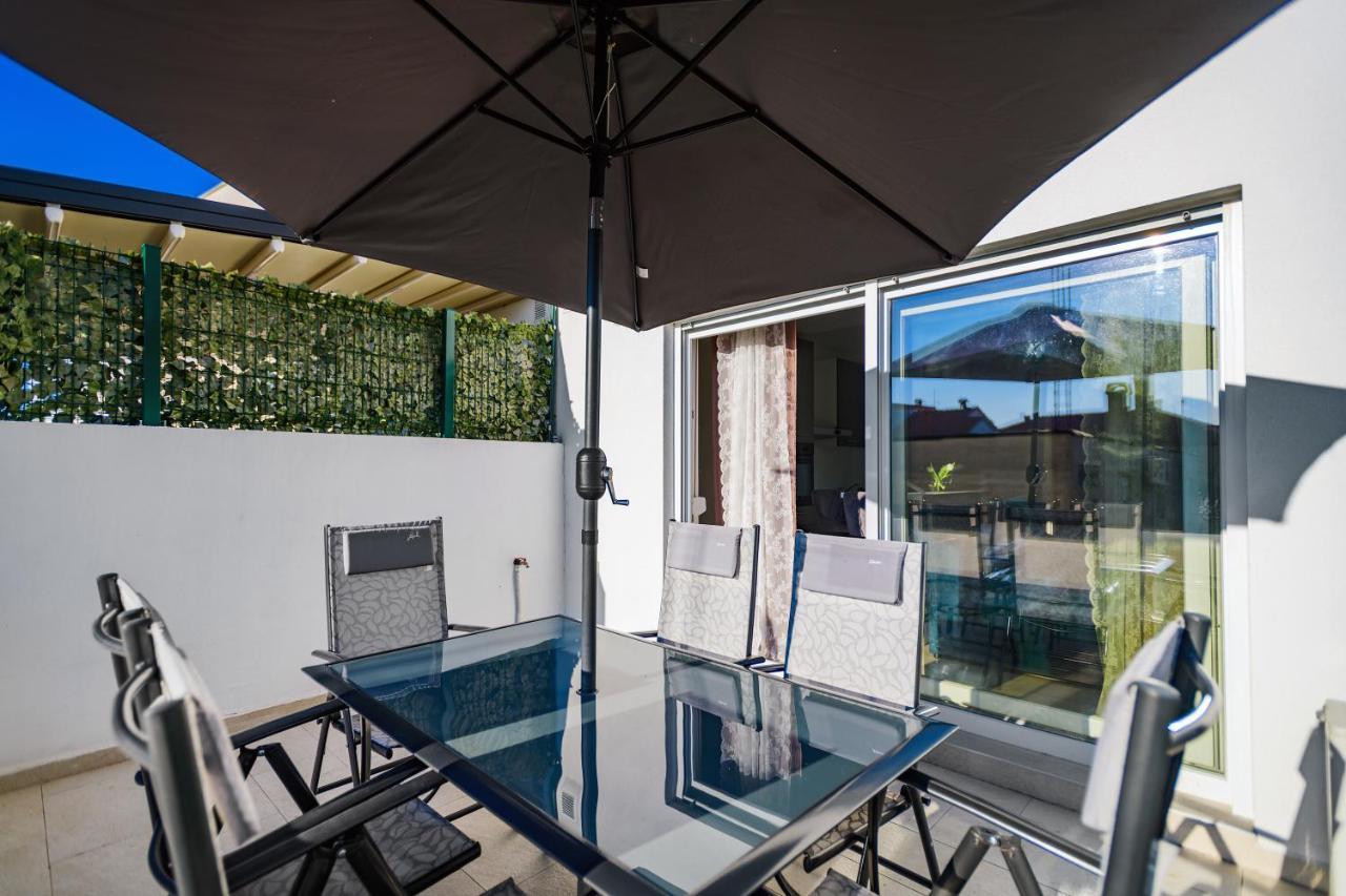 Holiday Apartment Zadar - With Summer Balcony And Parking Exterior photo