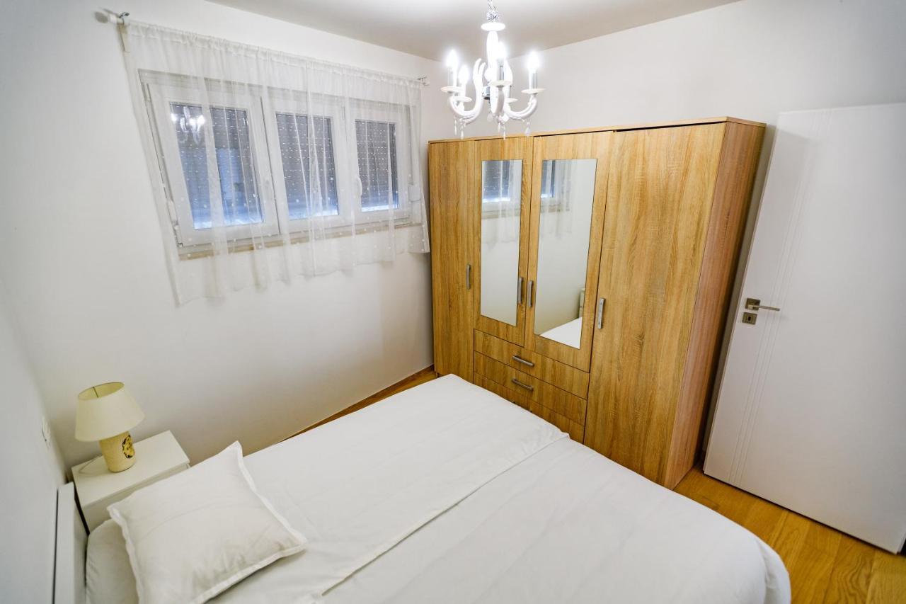 Holiday Apartment Zadar - With Summer Balcony And Parking Exterior photo