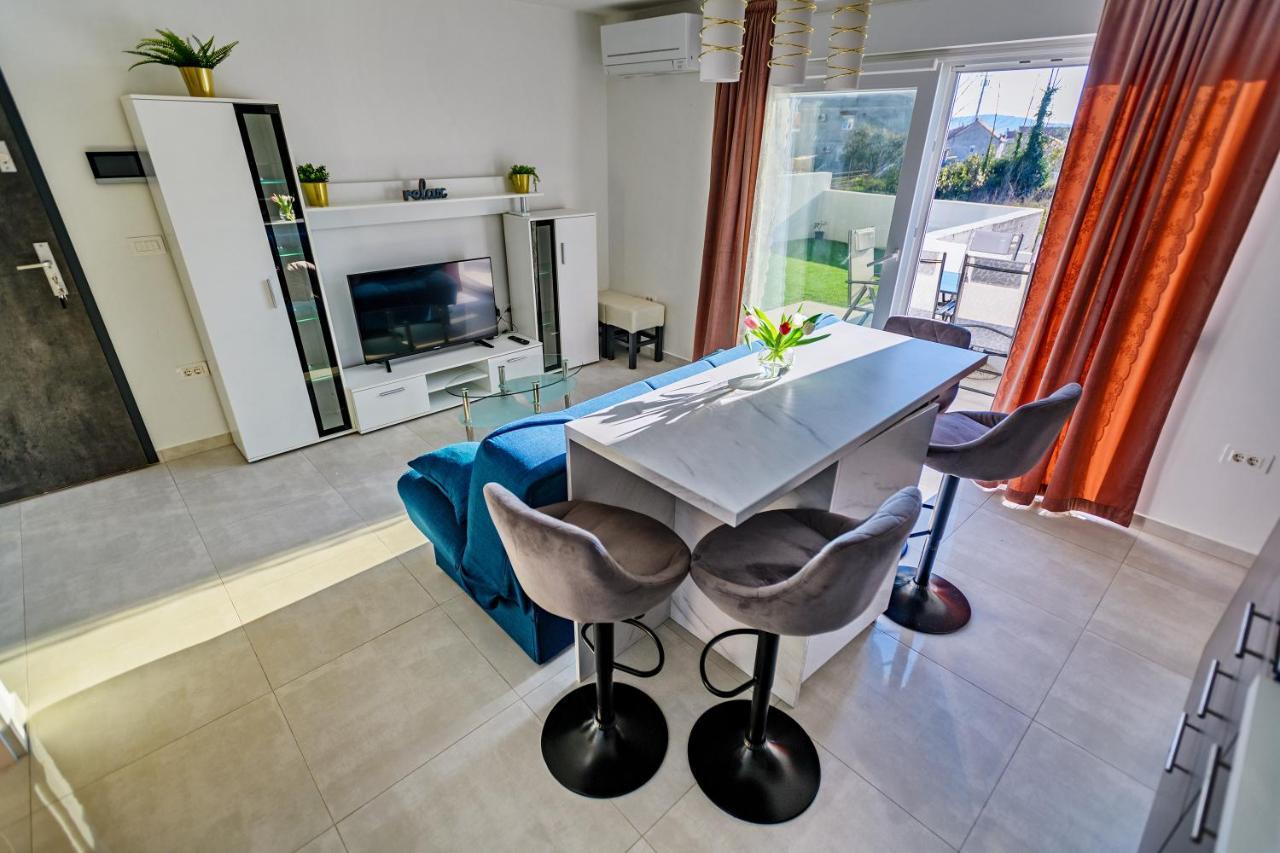 Holiday Apartment Zadar - With Summer Balcony And Parking Exterior photo