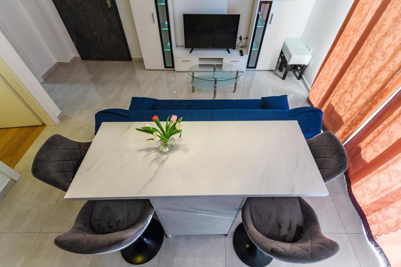 Holiday Apartment Zadar - With Summer Balcony And Parking Exterior photo